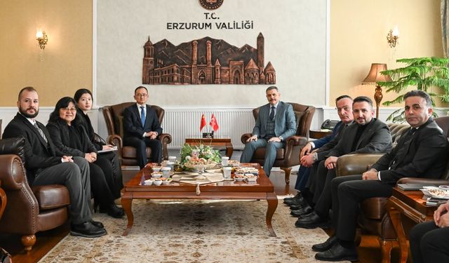 Çin'in Ankara Büyükelçisi Ciang Şüebin Erzurum'da ziyaretlerde bulundu