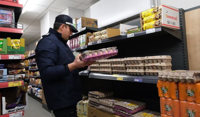 Çorum'da ambalajı bozulmuş ve kasa fiyatı farklı ürün satan markete 77 bin 805 lira ceza kesildi