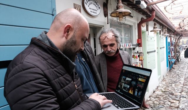 Çorum'da Dikiciler Arastası esnafı AA'nın 'Yılın Kareleri' oylamasına katıldı