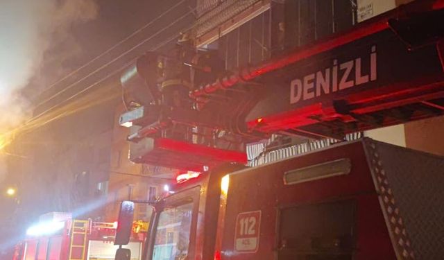Denizli'de bir apartmanda çıkan yangında mahsur kalan 4 kişi kurtarıldı