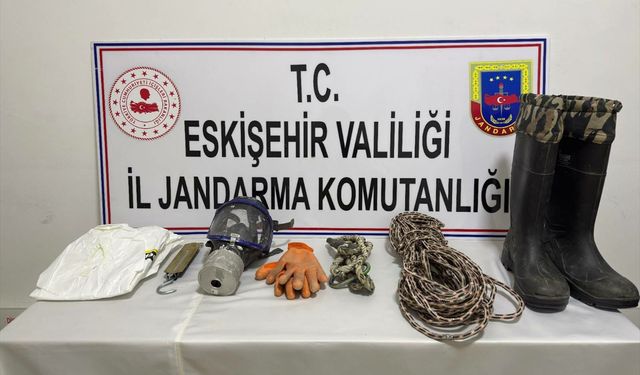 Eskişehir'de izinsiz kazı yapan 8 şüpheli suçüstü yakalandı