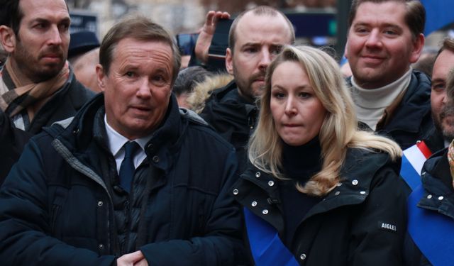 Fransa'da polisler çalışma koşullarını protesto etti