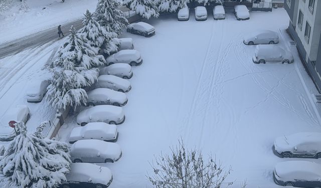 Gaziantep'te kar yağışı etkisini sürdürüyor