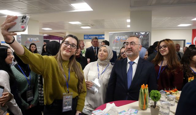 Gençlik ve Spor Bakan Yardımcısı Ersöz, Yapay Zeka ve Bilişim Kampı'nın açılışında konuştu: