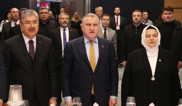 Gençlik ve Spor Bakanı Bak, Eskişehir'de amatör spor kulüplerinin temsilcileriyle buluştu