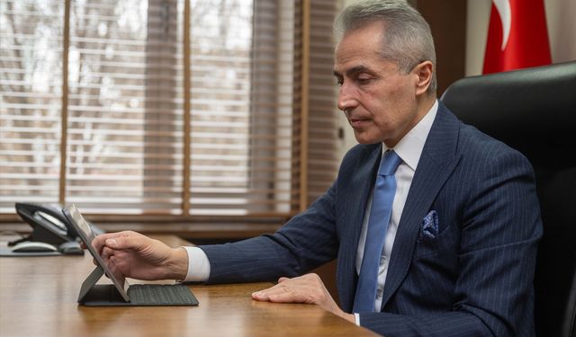 Göç İdaresi Başkanı Kök, AA'nın 'Yılın Kareleri' oylamasına katıldı