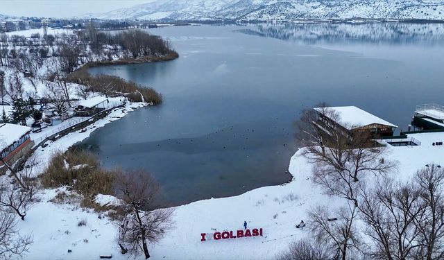 Gölbaşı Gölü buz tuttu