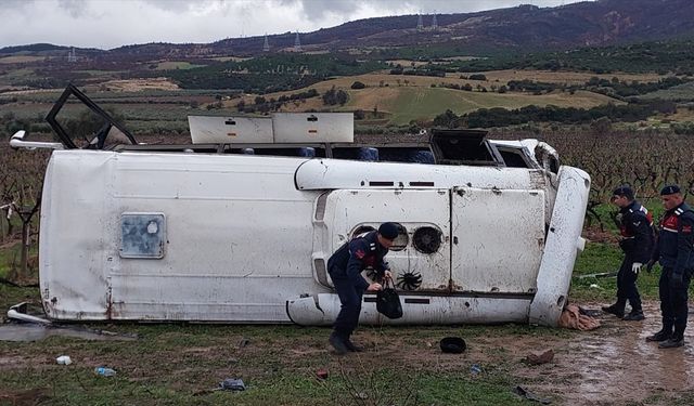 GÜNCELLEME 2 - Denizli'de devrilen midibüste 1 kişi öldü, 22 kişi yaralandı