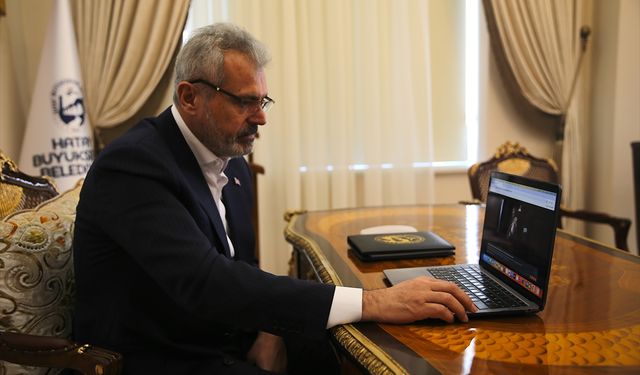 Hatay Büyükşehir Belediye Başkanı Öntürk, AA'nın 'Yılın Kareleri' oylamasına katıldı