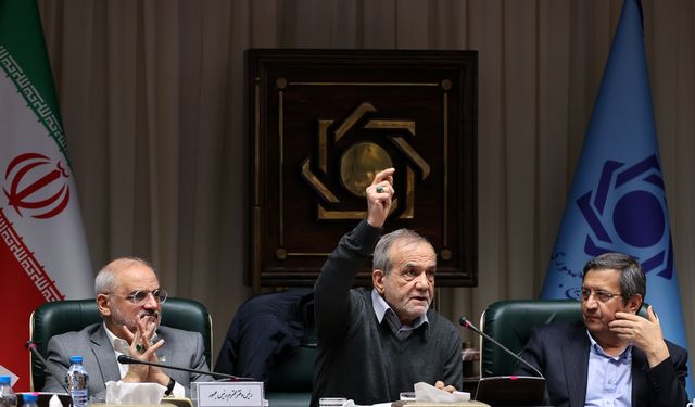 İran Cumhurbaşkanı Pezeşkiyan, valilere ticari konularda geniş yetkiler tanındığını açıkladı