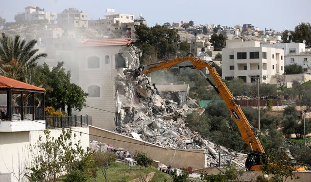 İsrail ordusu, Batı Şeria'da Filistinlilere ait 3 evi yıktı