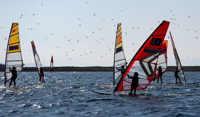 İzmir'de Yelken Ligi Techno 293 2. Ayak Türkiye Şampiyonası yarışları başladı