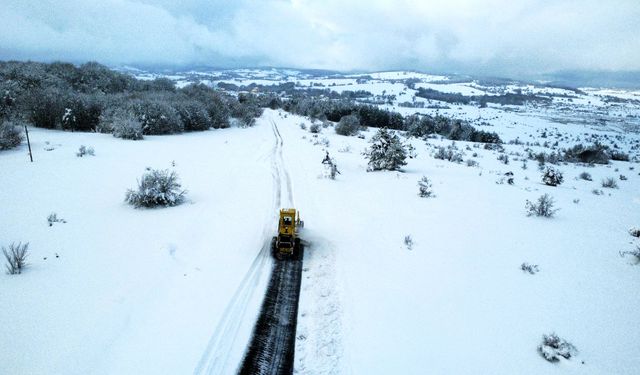 Karabük'te kar nedeniyle kapanan 144 köy yolunun 123'ü açıldı