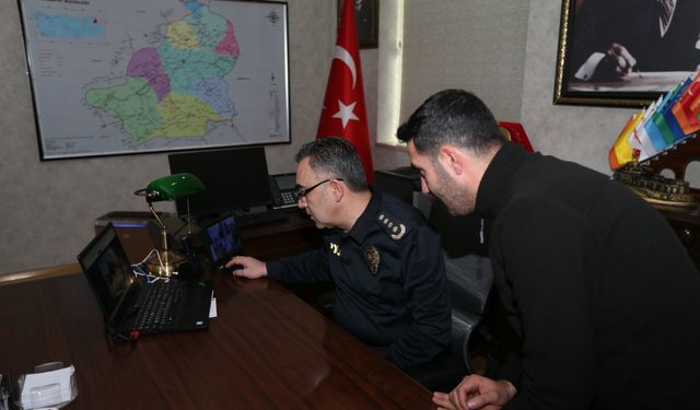 Kars Emniyet Müdürü Tombul, AA'nın 'Yılın Kareleri' oylamasına katıldı