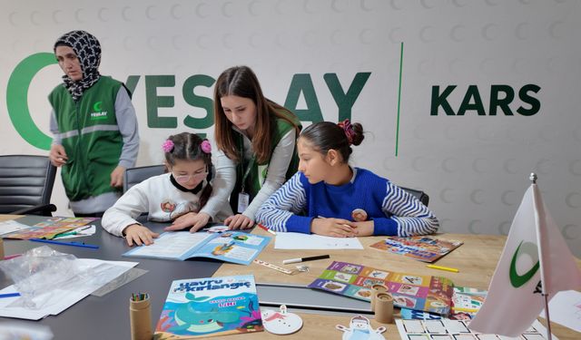 Kars'ta Yeşilaydan çocuklara yönelik 'Kış Okulu' etkinliği