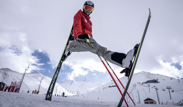 Kayakla atlamaya kiralık ekipmanla başladı, üçüncü kez olimpiyat sahnesine çıkıyor