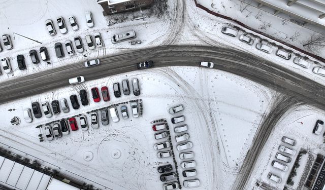 Kayseri'de kar etkili oluyor