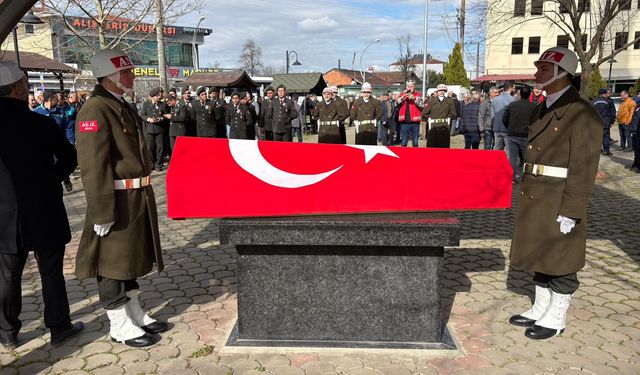 Kıbrıs gazisi Kerim Sezgin, Sakarya'da son yolculuğuna uğurlandı