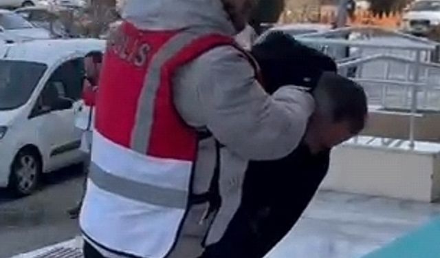 Konya'da akaryakıt istasyonunu silahla soyan zanlılardan 2'si tutuklandı