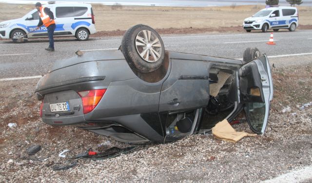 Konya'da devrilen otomobildeki 6 kişi yaralandı
