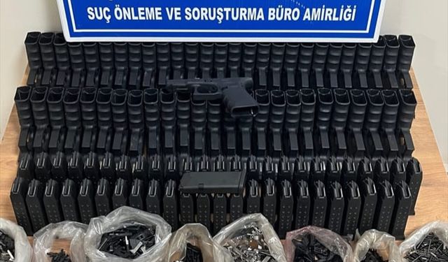 Konya'da valizinde tabanca parçaları bulunan zanlı tutuklandı