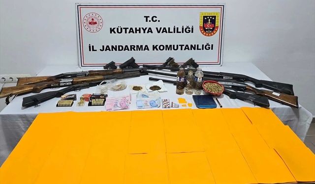 Kütahya'da uyuşturucu ve silah kaçakçılığı operasyonunda 14 şüpheli yakalandı