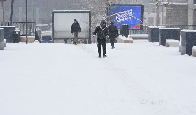 Malatya'da kar yağışı etkisini sürdürüyor