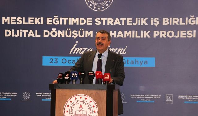 Milli Eğitim Bakanı Tekin, Kütahya'da mesleki eğitime yönelik protokolün imza töreninde konuştu: