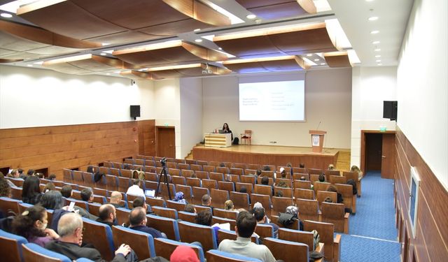 Muğla'da bağımlılıkla mücadele eden uzmanlara eğitim verildi