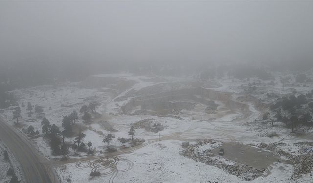 Muğla'da sağanak, yüksek kesimlerde kar etkili oluyor