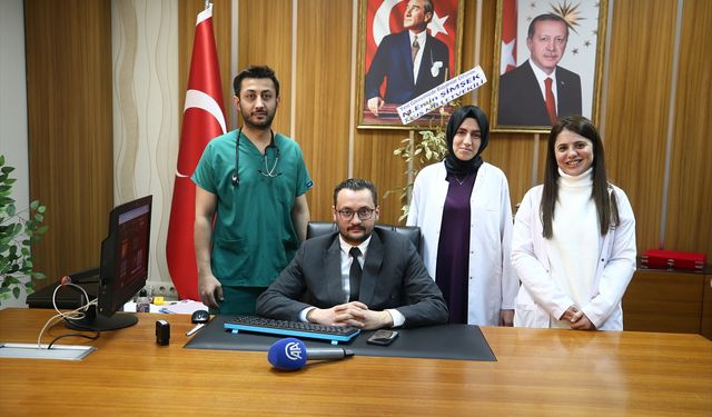 Muş'ta doktorlar, AA'nın 'Yılın Kareleri' oylamasına katıldı