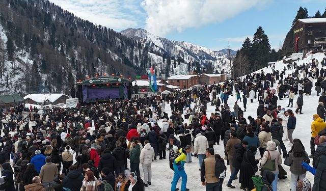Rize'de '18. Kardan Adam Kış Festivali' gerçekleştirildi