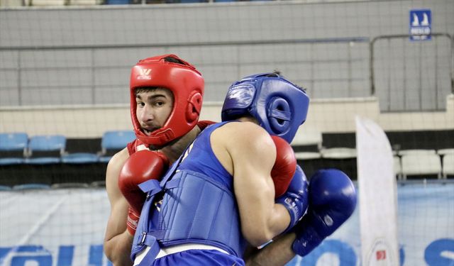 Sakarya'da düzenlenen Üniversiteler Arası Türkiye Wushu Kung Fu Şampiyonası sona erdi
