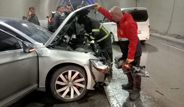 Şırnak'ta 3 aracın karıştığı kazada 1 kişi öldü, 7 kişi yaralandı