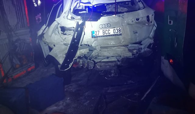 Sivas'ta 4 aracın karıştığı zincirleme trafik kazasında 8 kişi yaralandı