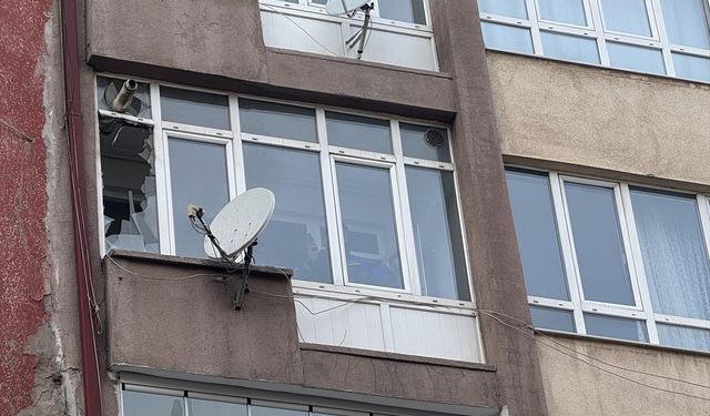 Sivas'ta patlayan kombi hasara yol açtı