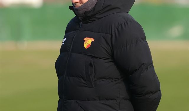 Stanimir Stoilov, Süper Lig'de Göztepe'nin başında en fazla maça çıkan ikinci isim olacak