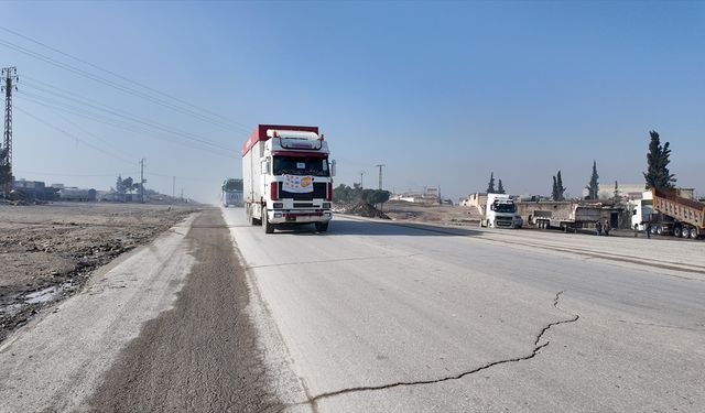 Suriye hükümeti, Aynularab'a 24 araç yardım malzemesi gönderdi