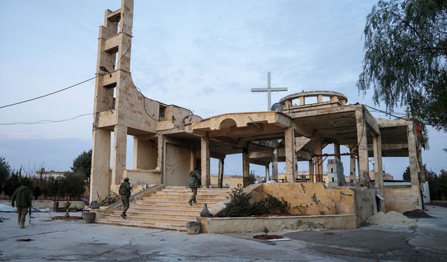 Terör örgütü YPG, Suriye'nin Fırat kıyısındaki beldenin altına kilometrelerce tünel kazdı