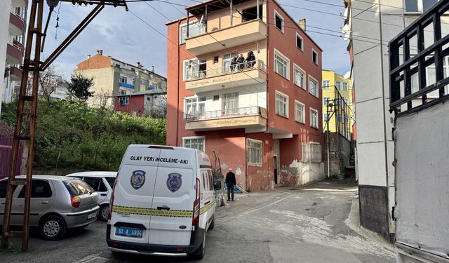 Trabzon'da balkondan düşen bebek ağır yaralandı