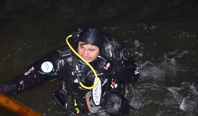 Türk dalgıç su altında 36 saat kalarak dünya rekoru kırma peşinde