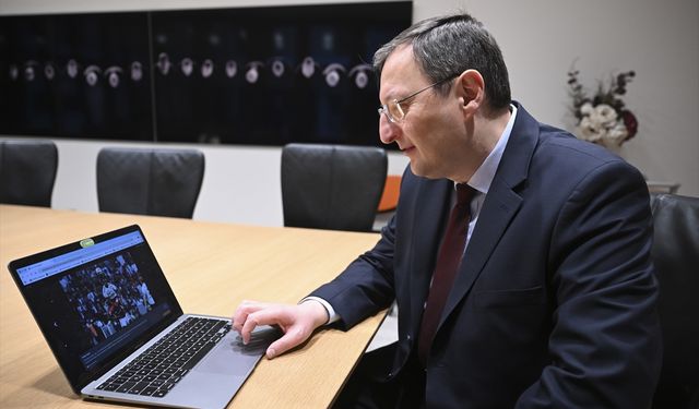 Türkiye'nin Berlin Büyükelçisi Turan, AA'nın 'Yılın Kareleri' oylamasına katıldı