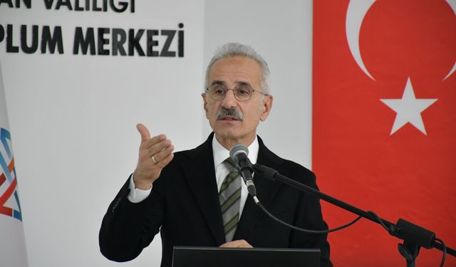 Ulaştırma ve Altyapı Bakanı Abdulkadir Uraloğlu, Batman'da STK temsilcileriyle buluştu: