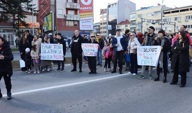 Üsküp'te hava kirliliğine önlem alınması talebiyle gösteri yapıldı