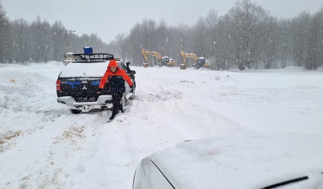 Yalova'da yaylada mahsur kalan biri çocuk 5 kişi kurtarıldı