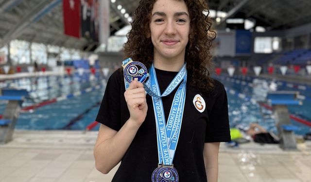 Yüzmede Türkiye şampiyonlukları bulunan Melisa Zobar'ın hedefi milli takım