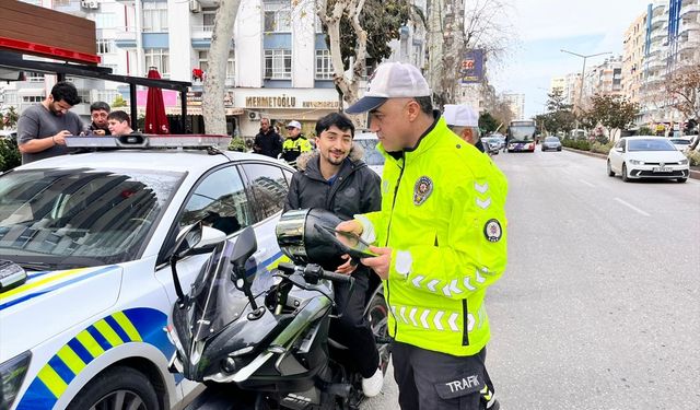 Adana'da yayalara geçiş önceliği tanımayan 38 sürücüye para cezası kesildi