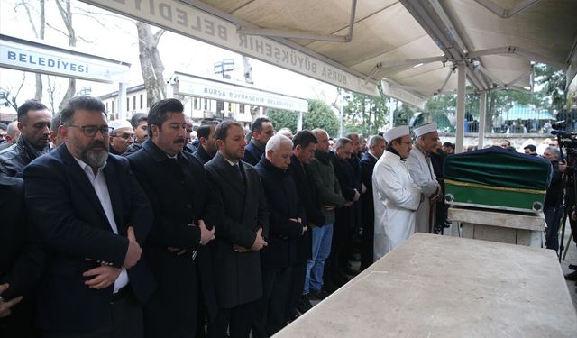 AK Parti Bursa Milletvekili Refik Özen'in annesinin cenazesi defnedildi