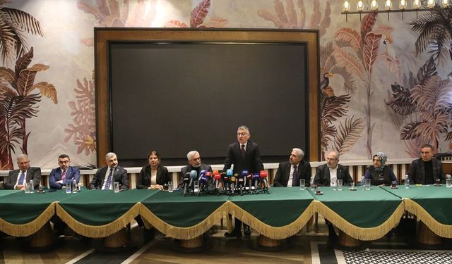 AK Parti Grup Başkanı Abdullah Güler, Diyarbakır'da basın mensuplarıyla bir araya geldi: