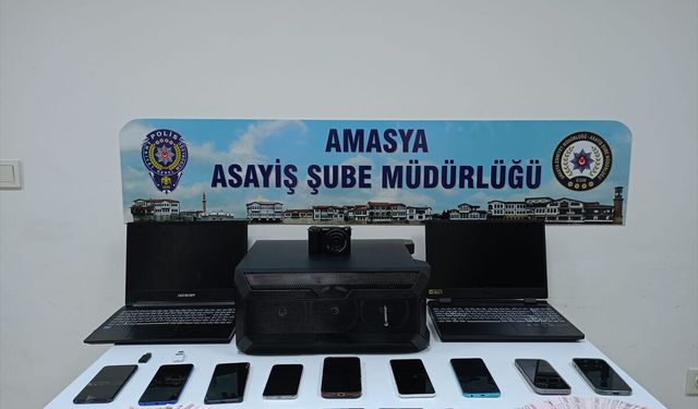 Amasya merkezli kredi kartı dolandırıcılığı operasyonunda 4 zanlı yakalandı